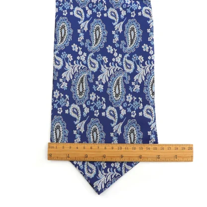 Vintage-style Ascot Tie with Stylish Pattern - Image 3